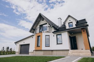 Casa la Roșu în 2025: Ghid Complet – Prețuri, Materiale, Etape și Sfaturi